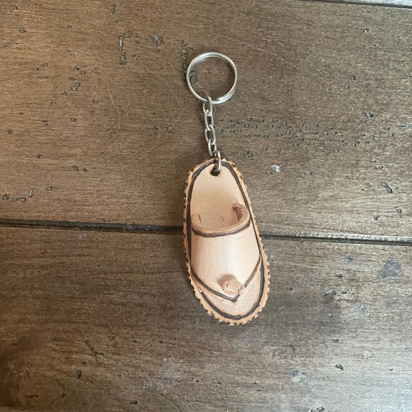 Sandal keychain - Picture 1 of 7